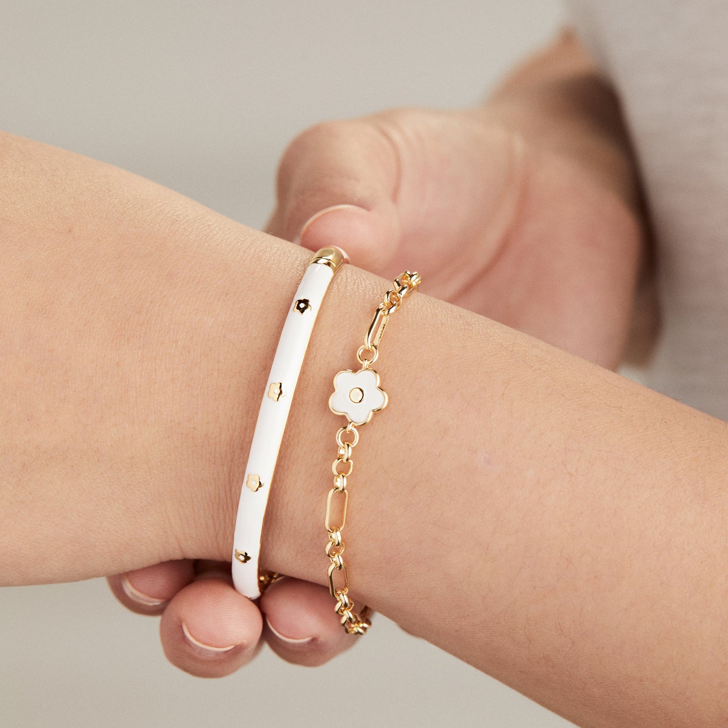 Mother Of Pearl Daisy Charm Chain Bracelet ALEX AND ANI