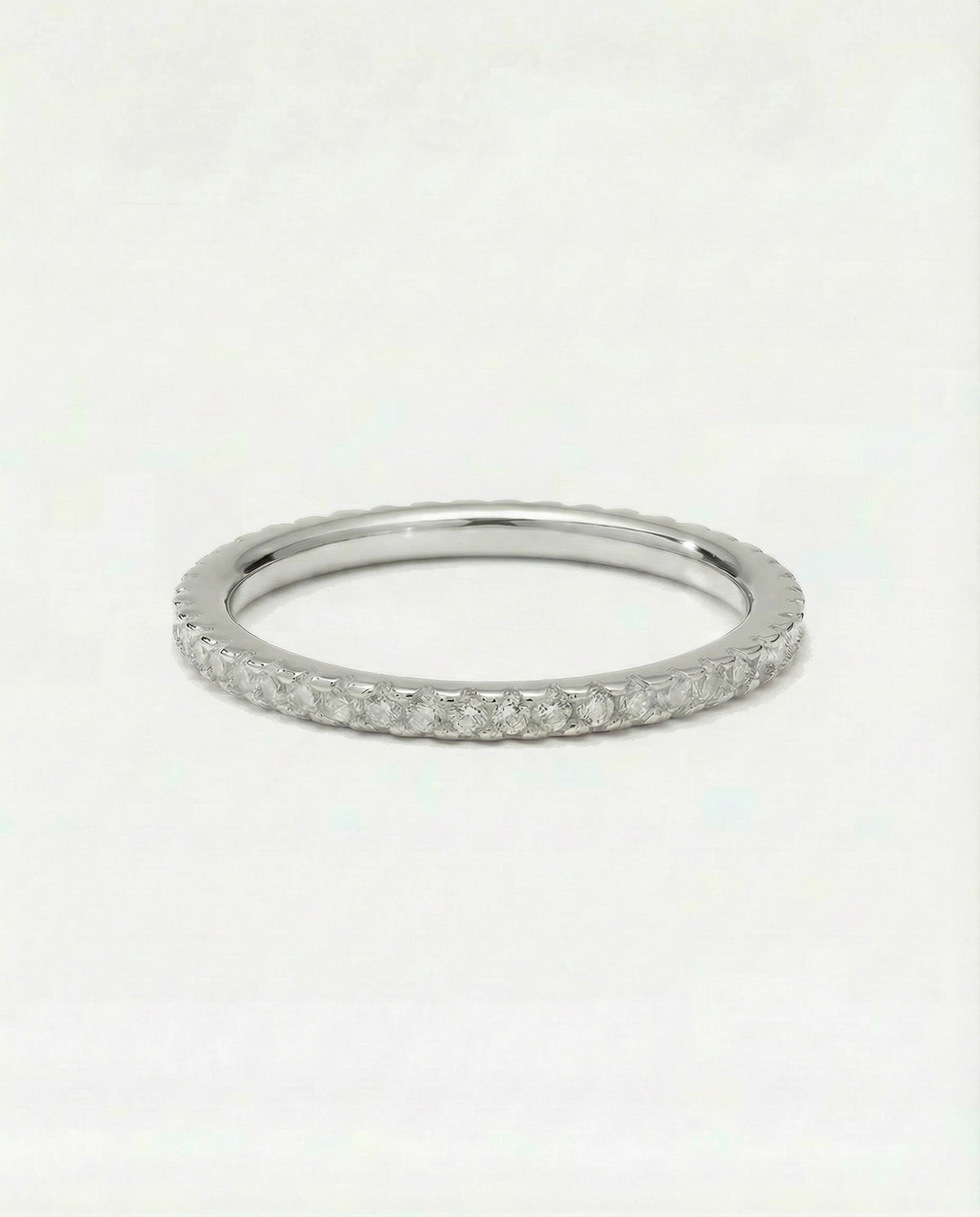 The M Essential Pavé Band