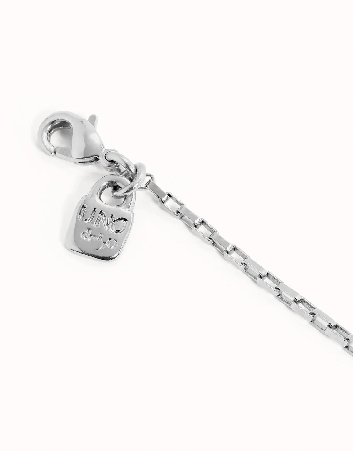 Uno De 50 Short link chain charm necklace Silver